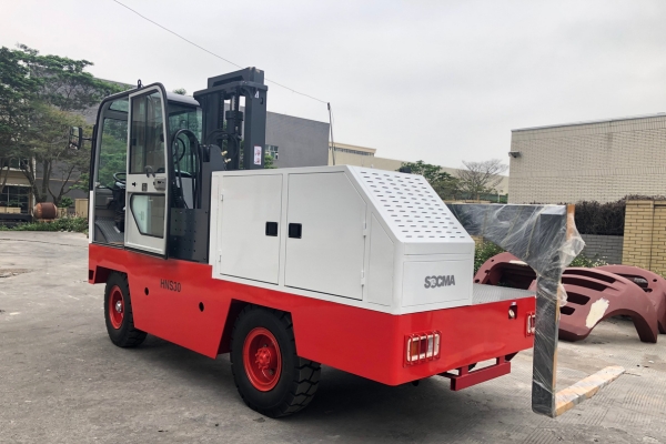 Empilhadeira Lateral Elétrica SOCMA HNS20EL para Manipulação de Objetos Longos